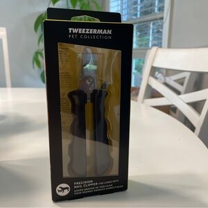 Tweezerman Pet Nail Clippers for Large Dogs